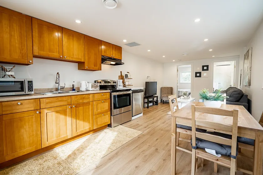 North Van Jewel - Image 1