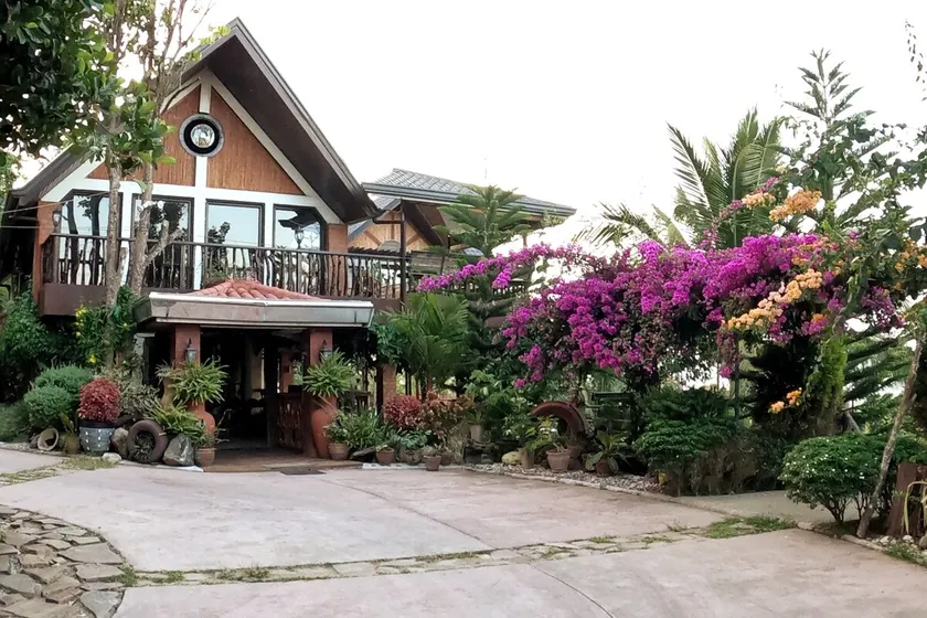 Mayora House - Private Pool - Image 1