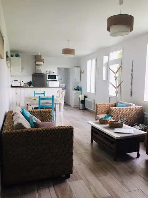Seaside farmhouse with large garden in Fort Mahon - Image 1