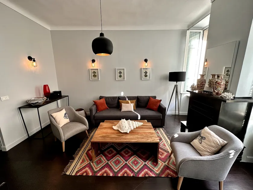 Beautiful apartment in the Golden Square of Nice! - Image 1