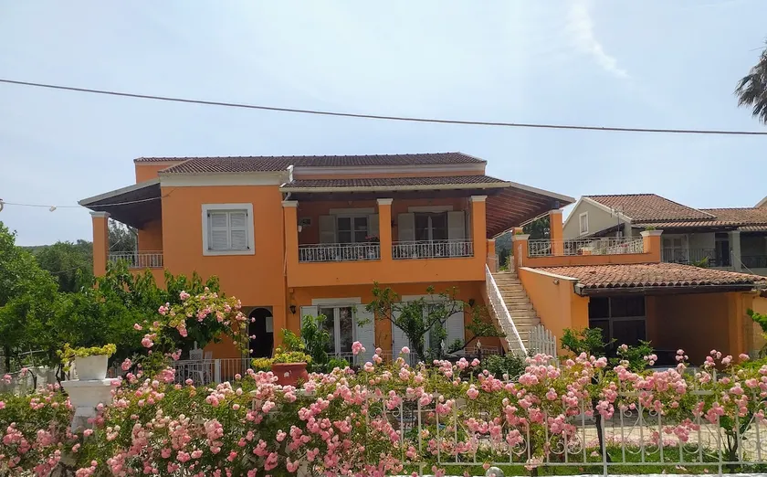 Large family house Villa Tsaklis - Image 1