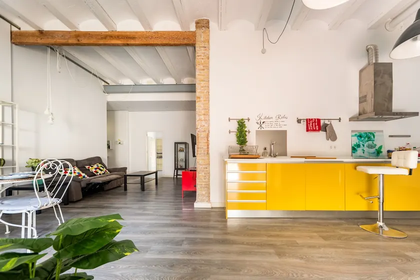 120 sqm Loft-style 3 BR A/C Beach Marina Metro - Image 1