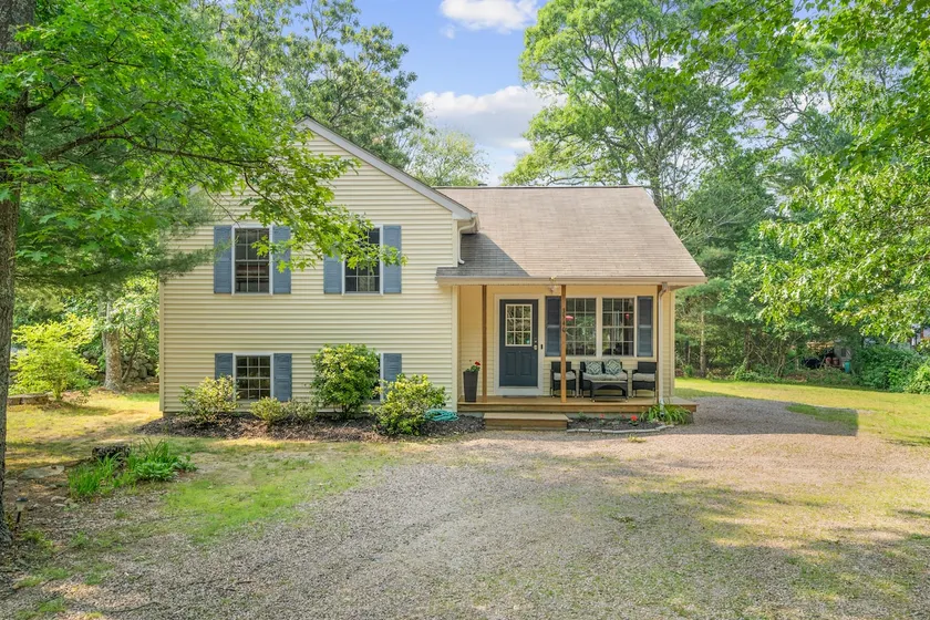 Cozy beach house with fire pit and 5 minute drive to several beaches! - Image 1