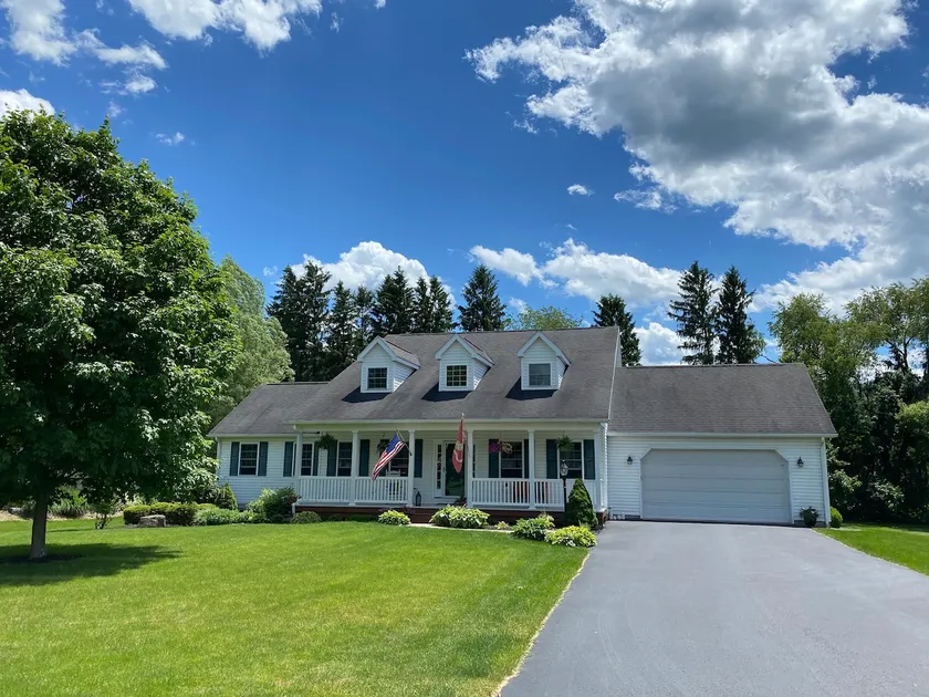 Large Home-Sleeps 10-14 & Just 4 miles to PSU - Image 1