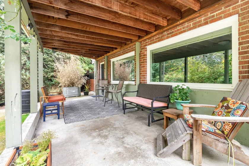 *Relaxing charm in the Great Northwest* - Image 1
