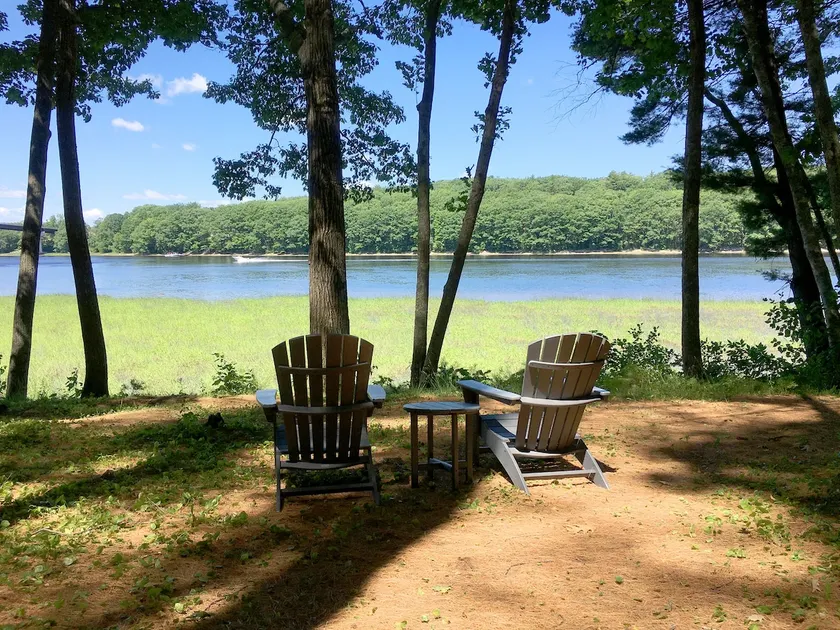 McKeen's Riverside Retreat - Image 1