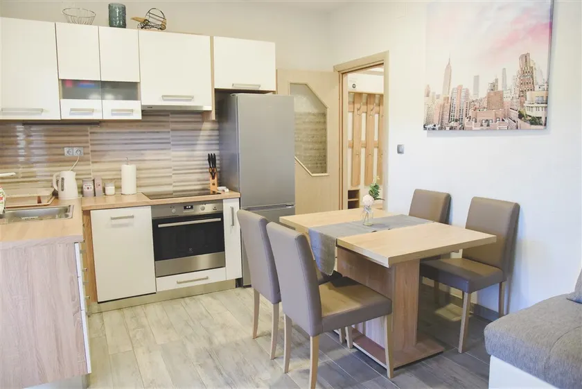 Terrace/Stocked kitchen/Free parking/Quiet area - Image 1