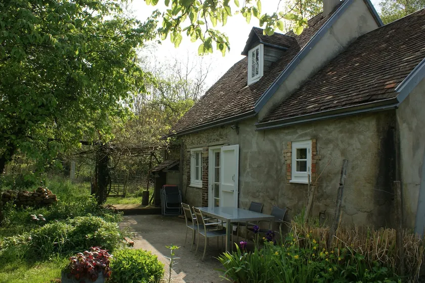 Country house, quiet and greenery - Image 1
