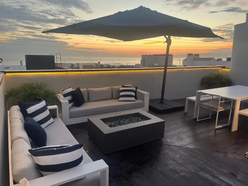 Modern Beach Home - MDR / Venedig - Image 1