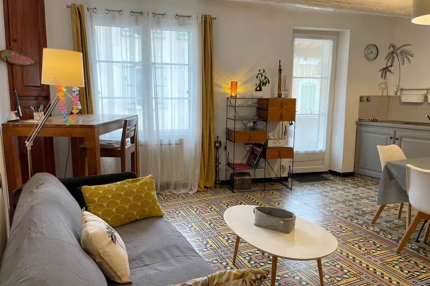 GRANS Charming house in the heart of the village, 3 real bedrooms - Image 1