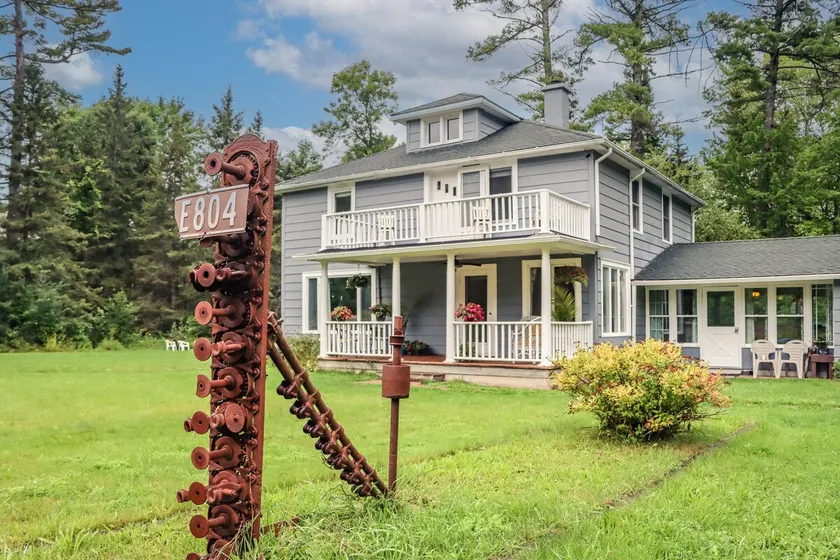 Middle Road Manor - Image 1
