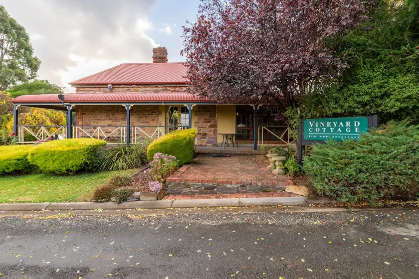 Vineyard Cottage BnB - Image 1