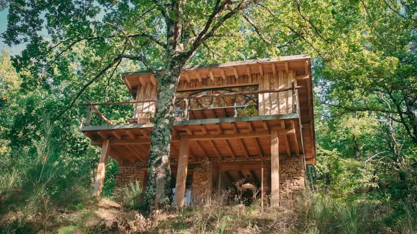 Lake House I // Alauzet Ecolodge + Nature spa - Image 1