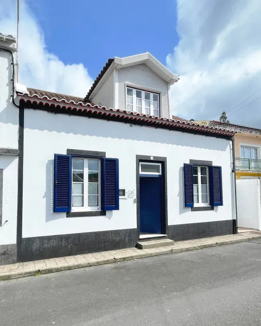 Oliveira's House in Furnas - Image 1