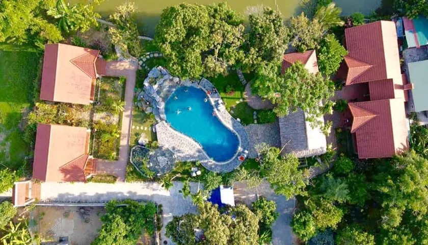 Deluxe Bungalow water view, free breakfast - Image 1