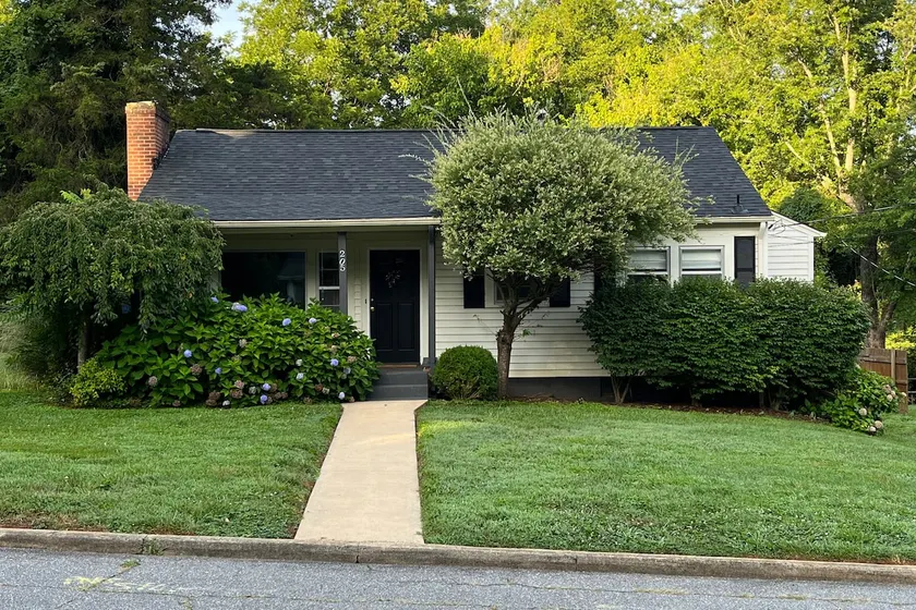 The Little House on Anderson - Image 1