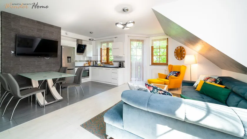 Premium family apartment with balcony - Image 1
