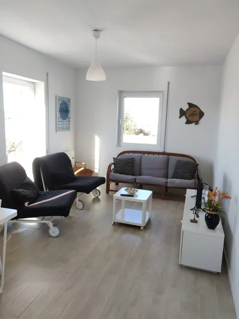 Egg Island House - Image 1