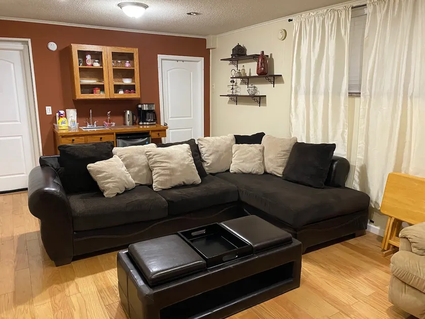 Large 1 Bedroom Private Garage Level Apartment - Image 1