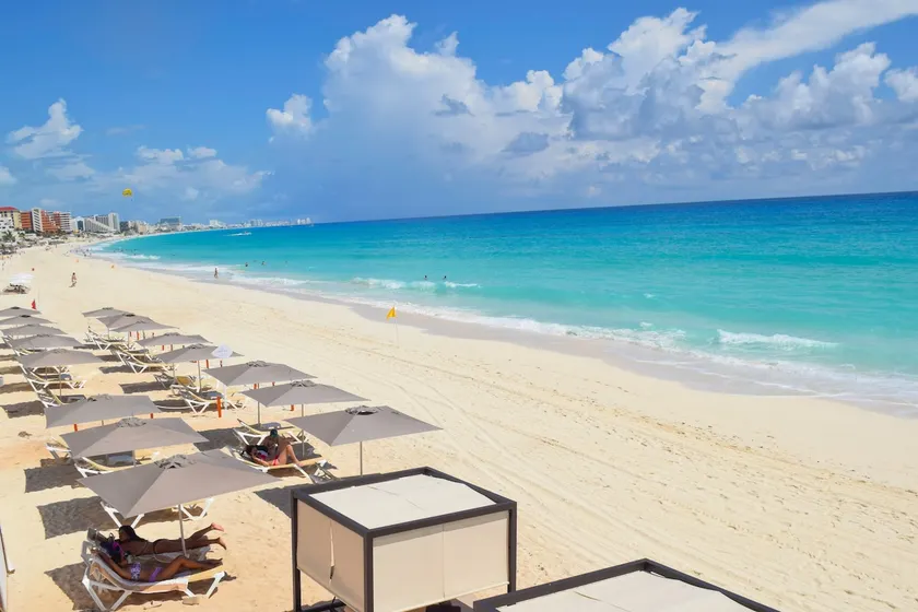 Studio 3 on the beach, excellent choice - Image 1