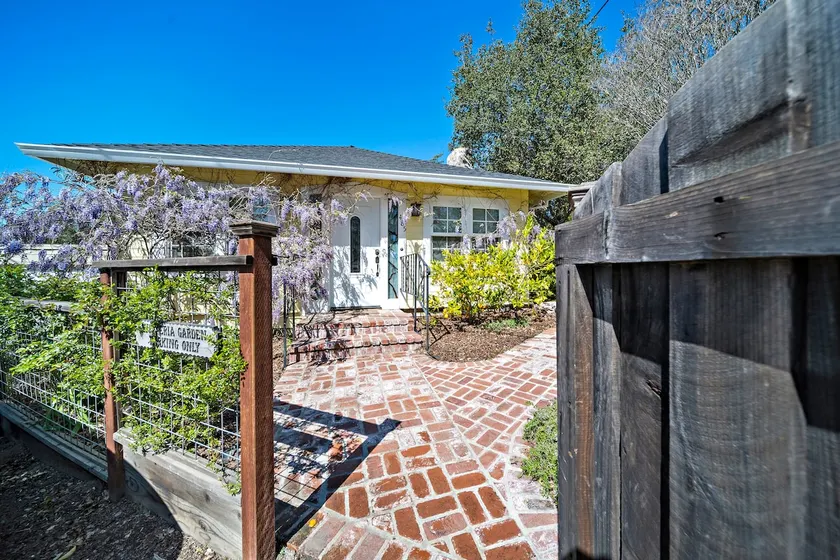 Wisteria Garden - Image 1