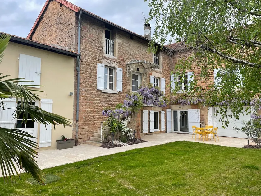 Bourgeois house in Mâcon - Image 1