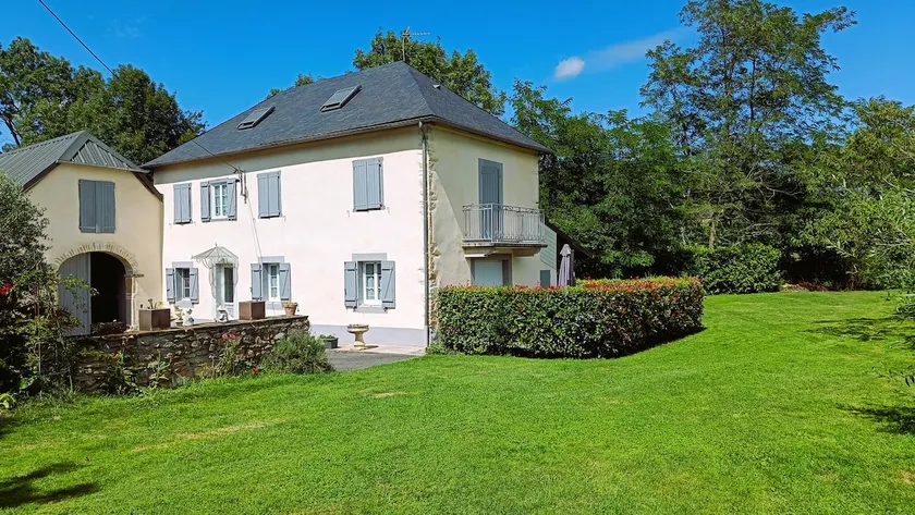 Fully renovated farmhouse – Louplàa Cottage - Image 1