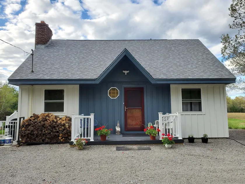 Pine Grove Hideaway - Image 1