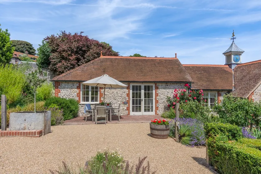 Folly Cottage - Image 1