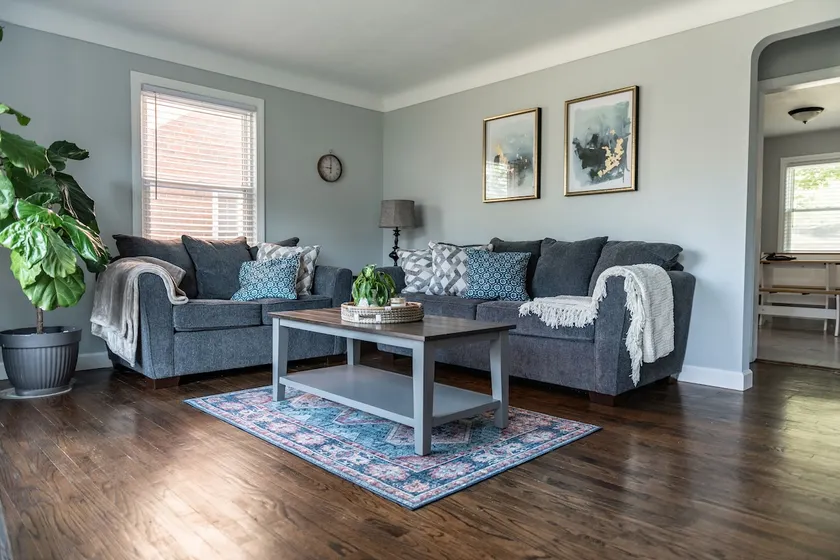 Cozy Cape Cod at Tuxedo - Self Check-In & Parking - Image 1