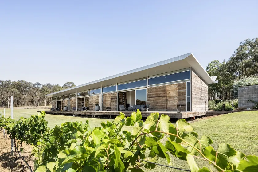 THE LONGHOUSE || Suite 1 - Image 1