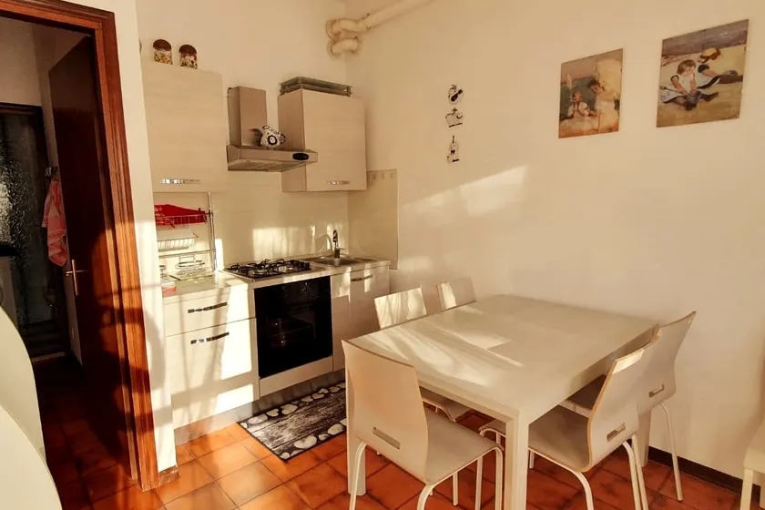 A stone's throw from the sea with a garden and parking - Image 1
