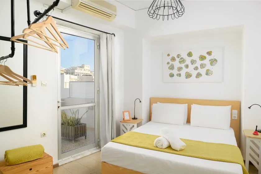 Big Terrace Apartment in the City Center - Image 1