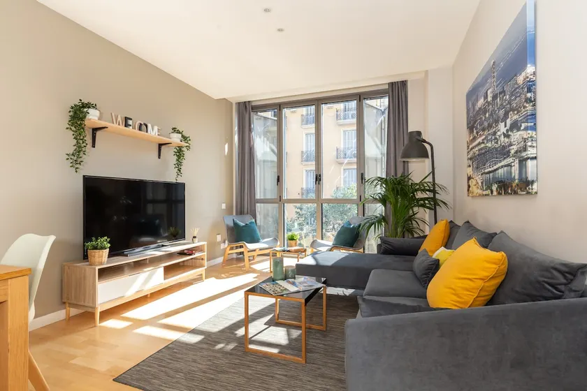 BRIGHT ★APARTMENT Sagrada Familia/AC/1 GB Wifi - Image 1