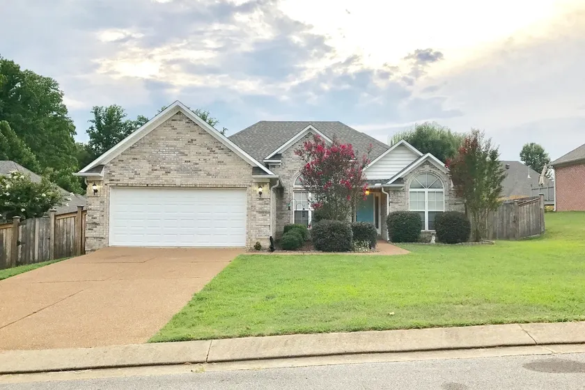 ”Hospitality House”3 br 2 bth house N Jackson TN - Image 1