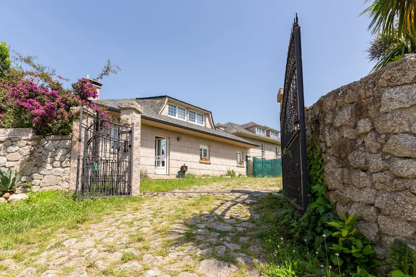 Casa Montellos - Image 1