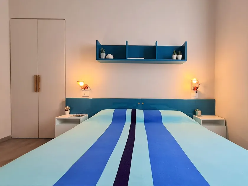 Design by the sea - blue - Image 1