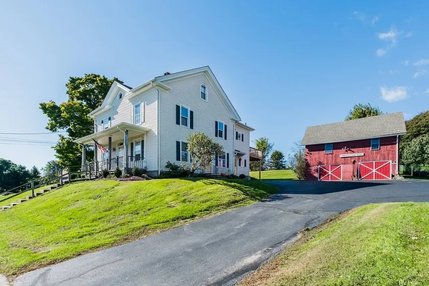 Renovated Apartment in a Historic Farmhouse Estate - Image 1