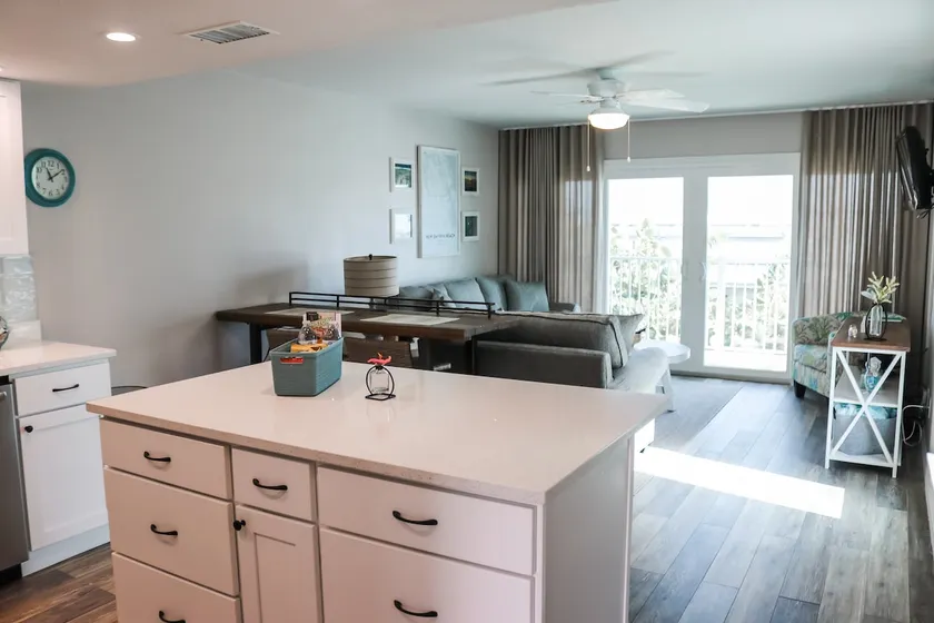 Ocean Club South | End Unit Beach Condo - Image 1