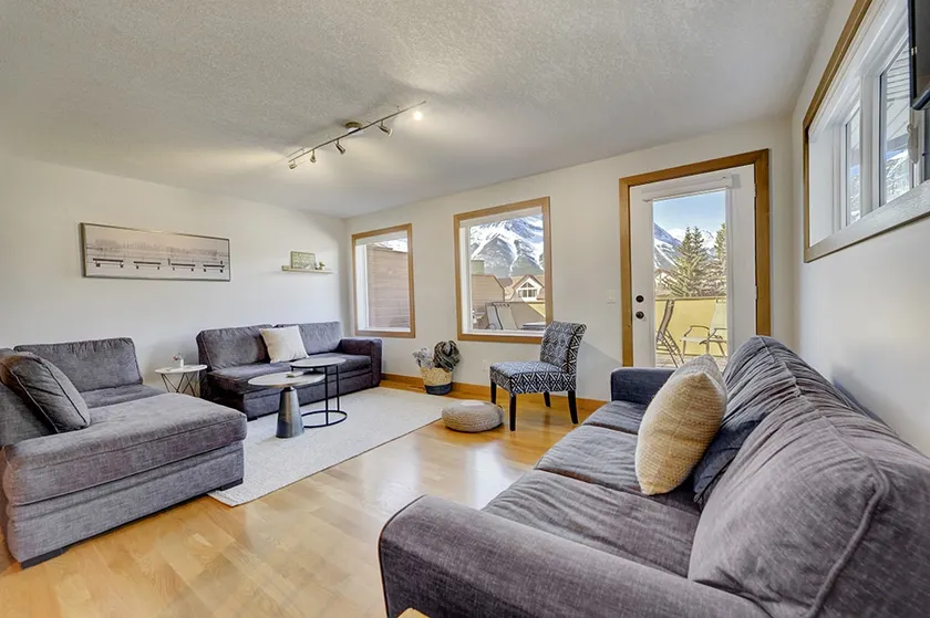Luxury 3 bedroom home. Best view in Canmore! - Image 1