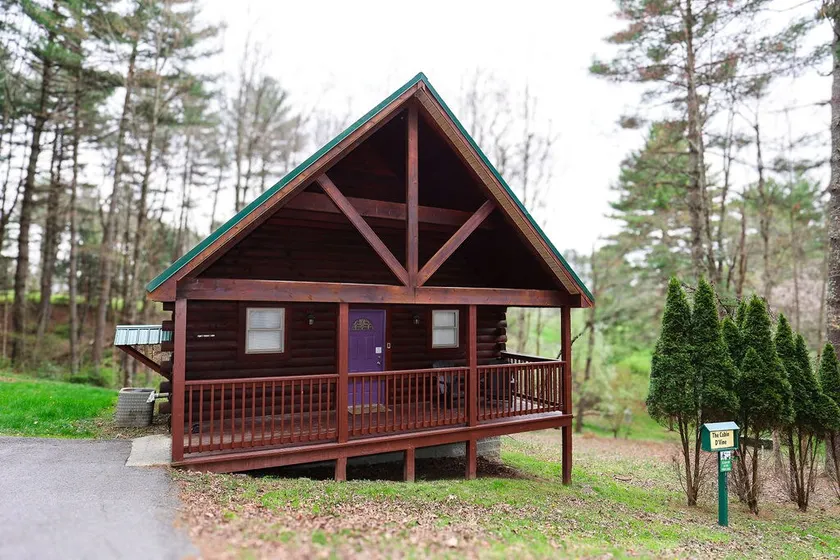2 Bedroom Cabin with Hot Tub (Beaver-Beckley) - Image 1
