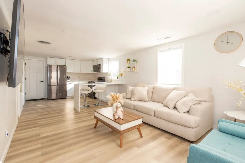 Cute Newly Remodeled Home Close to Notredame 2bed - Image 1