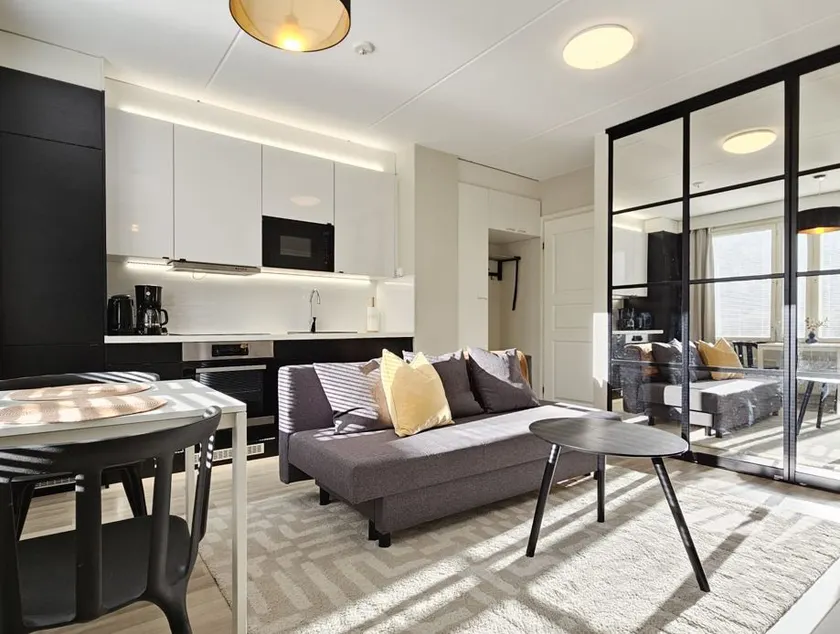Modern One-Bedroom with glazed sun balcony, 350m metro - Image 1