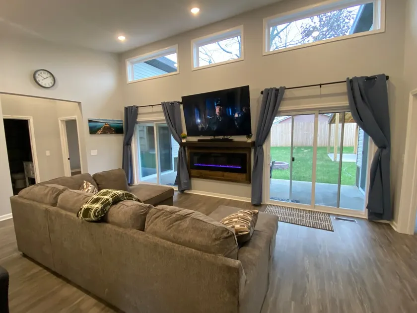 New Modern Ranch - Close to base - Image 1