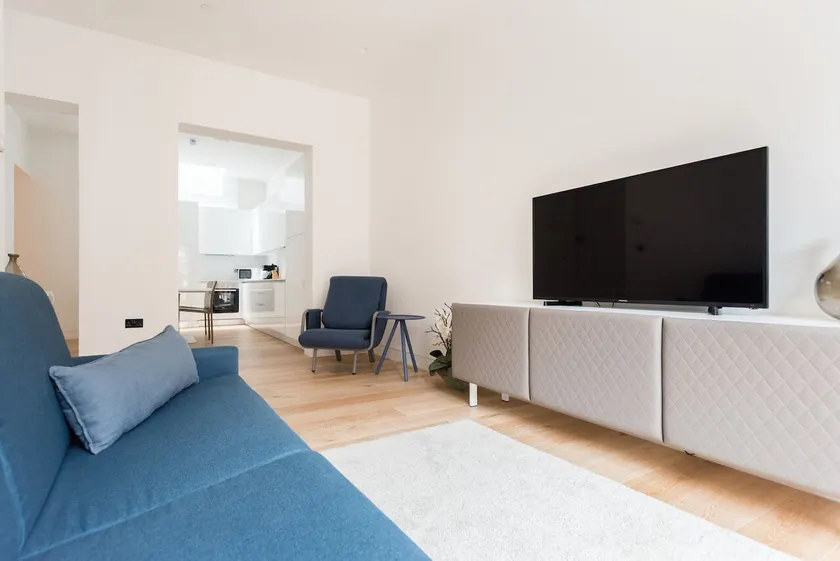 Spectacular Strand 2 bed apartment!! - Image 1