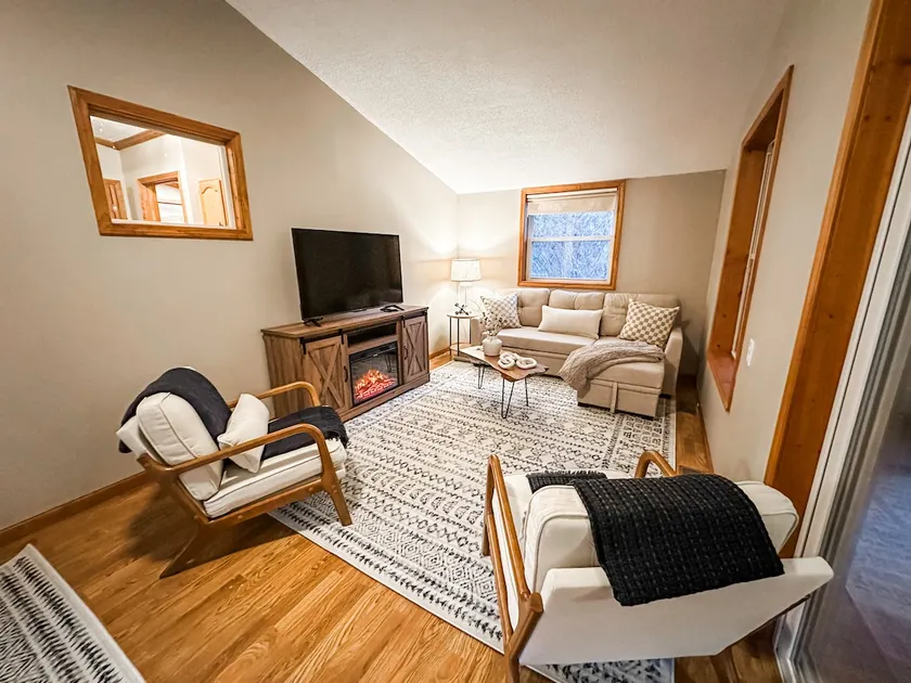 Blue Ribbon Cabin - Image 1