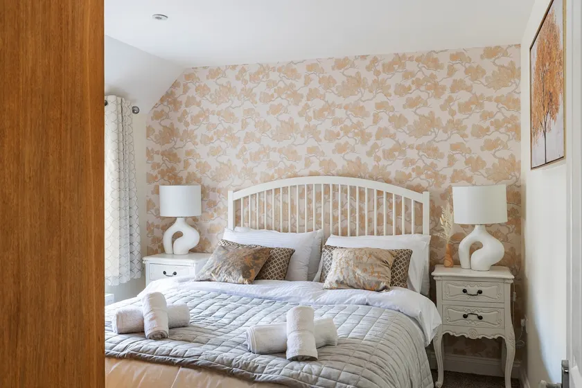 Flat in Guildford - Image 1