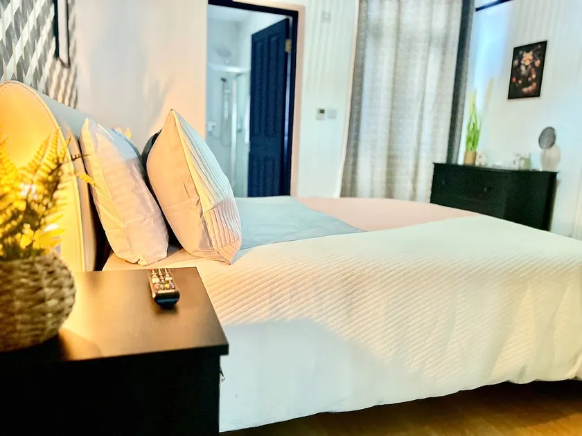 Rest Boutique Golders Green - Image 1