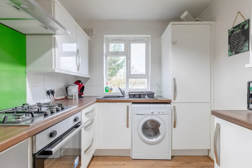 Spacious 1BD Flat - 4 mins to Regent's Canal! - Image 1