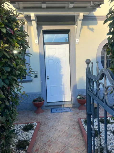 Castelvetro house - Image 1